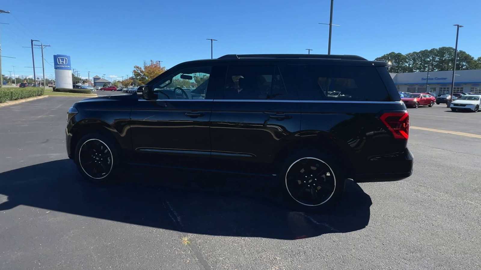 Thumbnail: 2022 Ford Expedition - 6