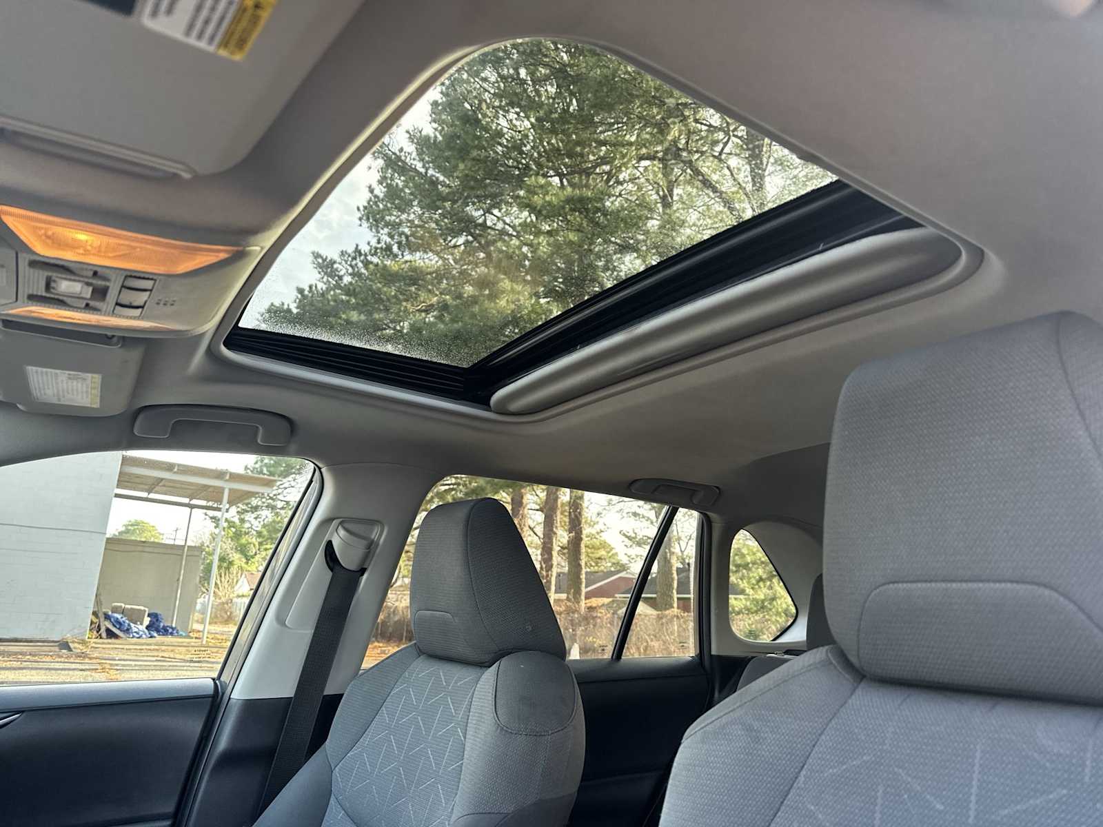 Thumbnail: 2019 Toyota RAV4 - 16