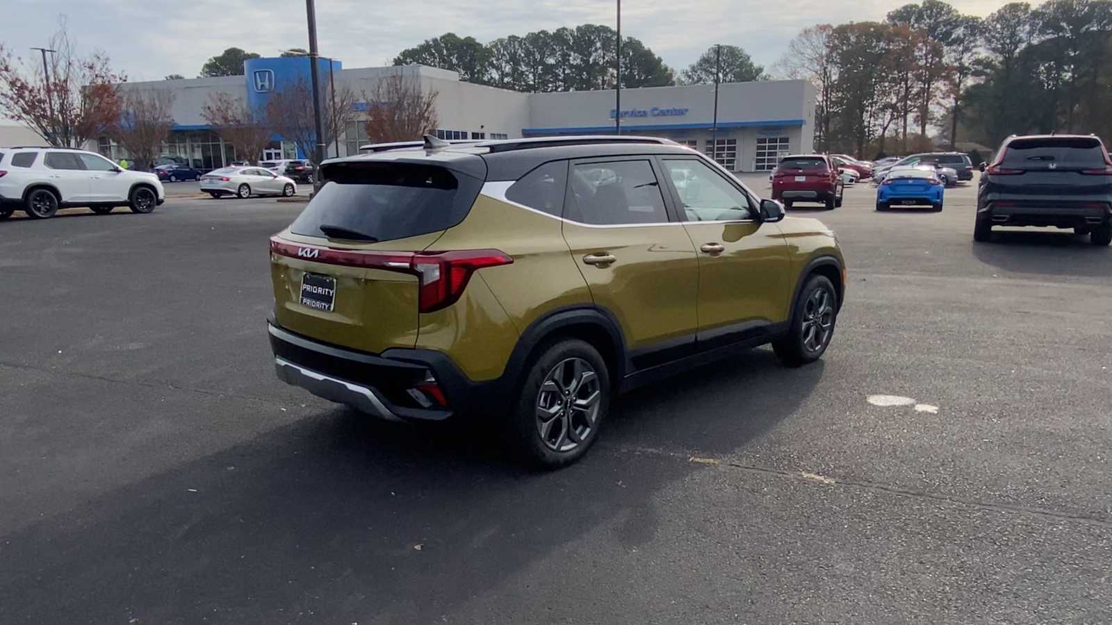 Thumbnail: 2024 Kia Seltos - 8