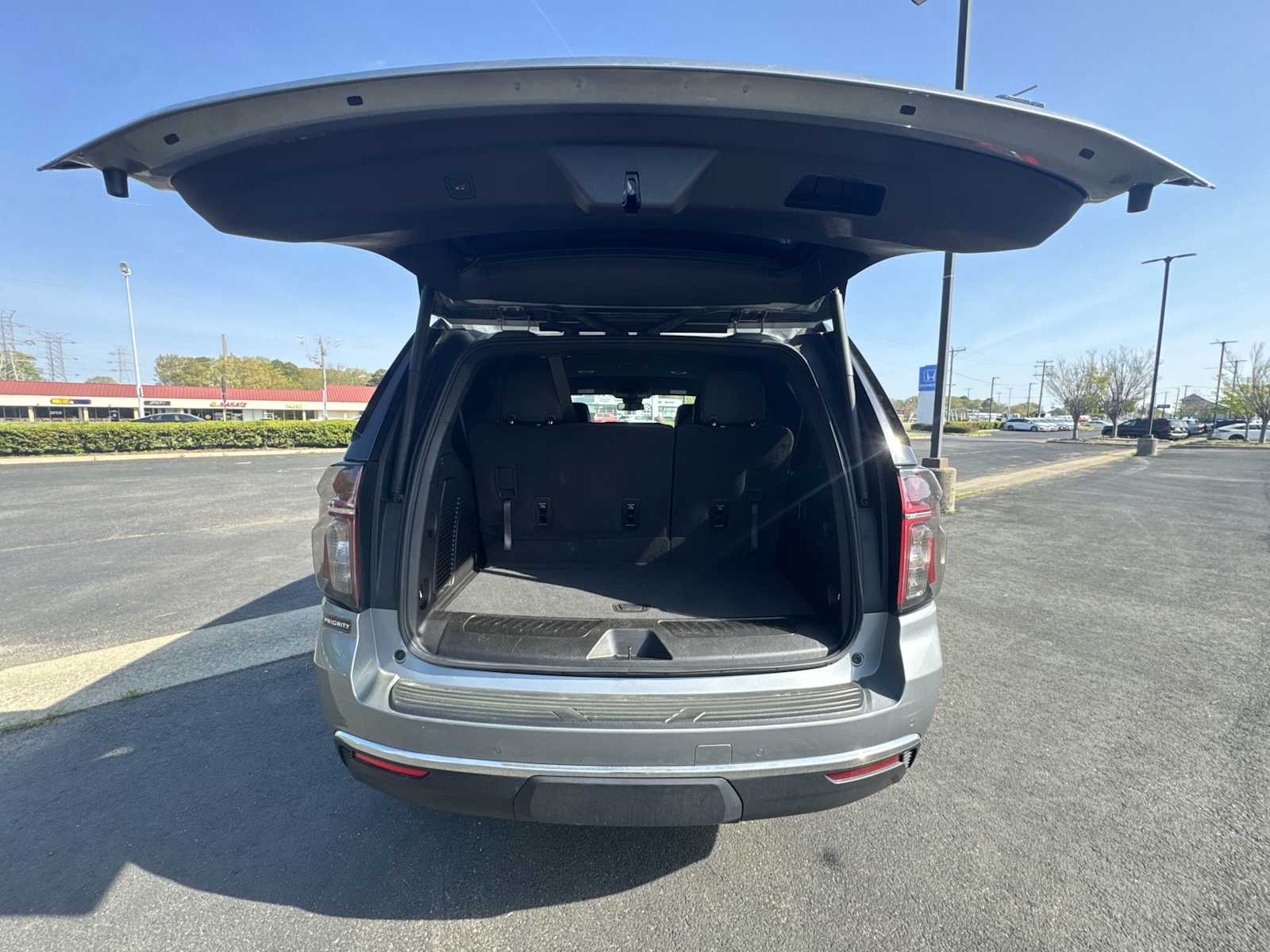 Thumbnail: 2024 Chevrolet Tahoe - 19