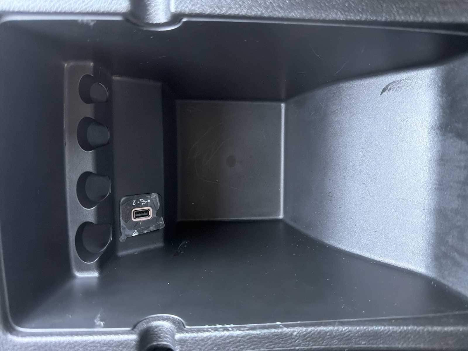 Thumbnail: 2021 Jeep Cherokee - 23