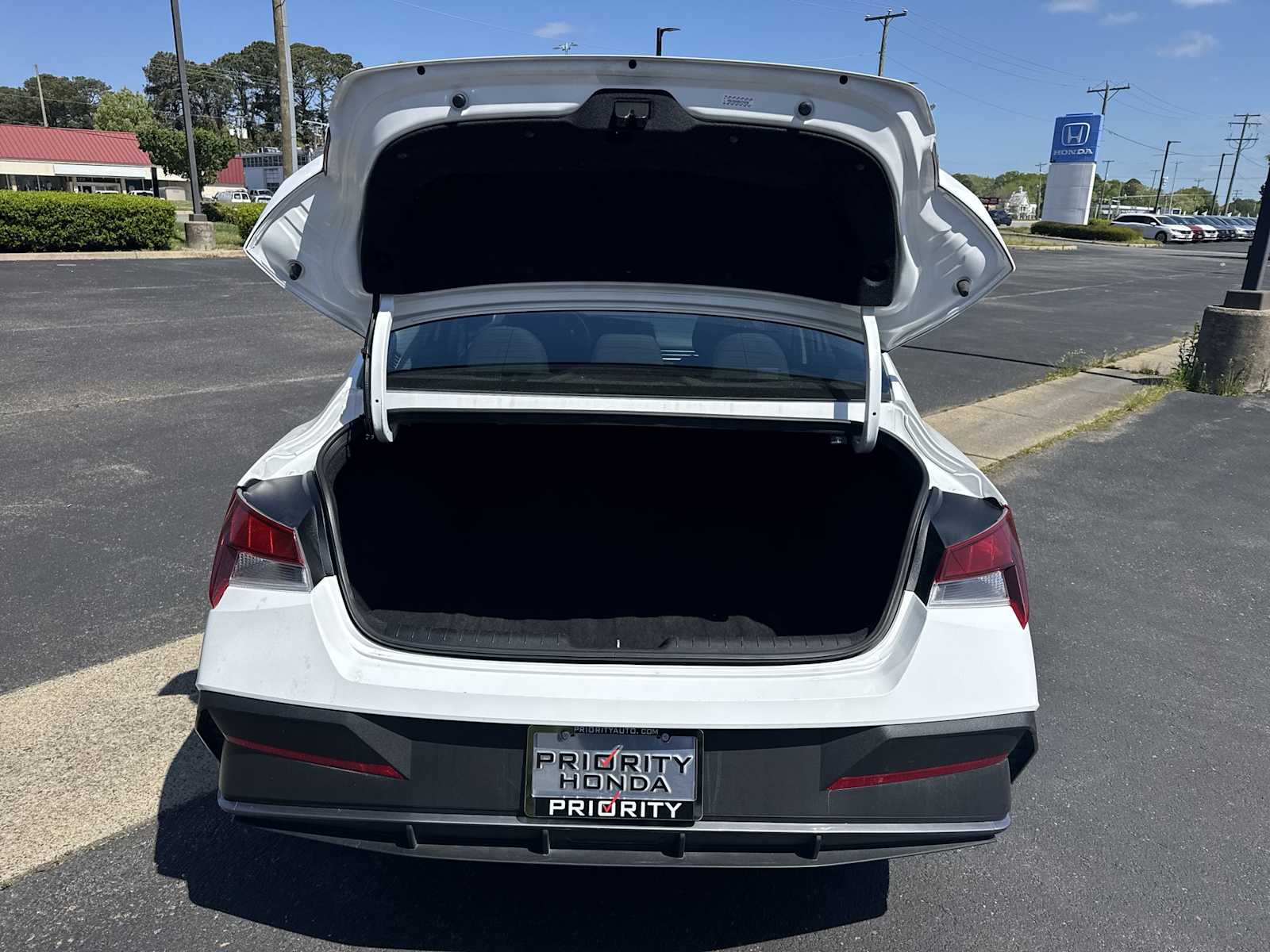 Thumbnail: 2024 Hyundai Elantra - 20