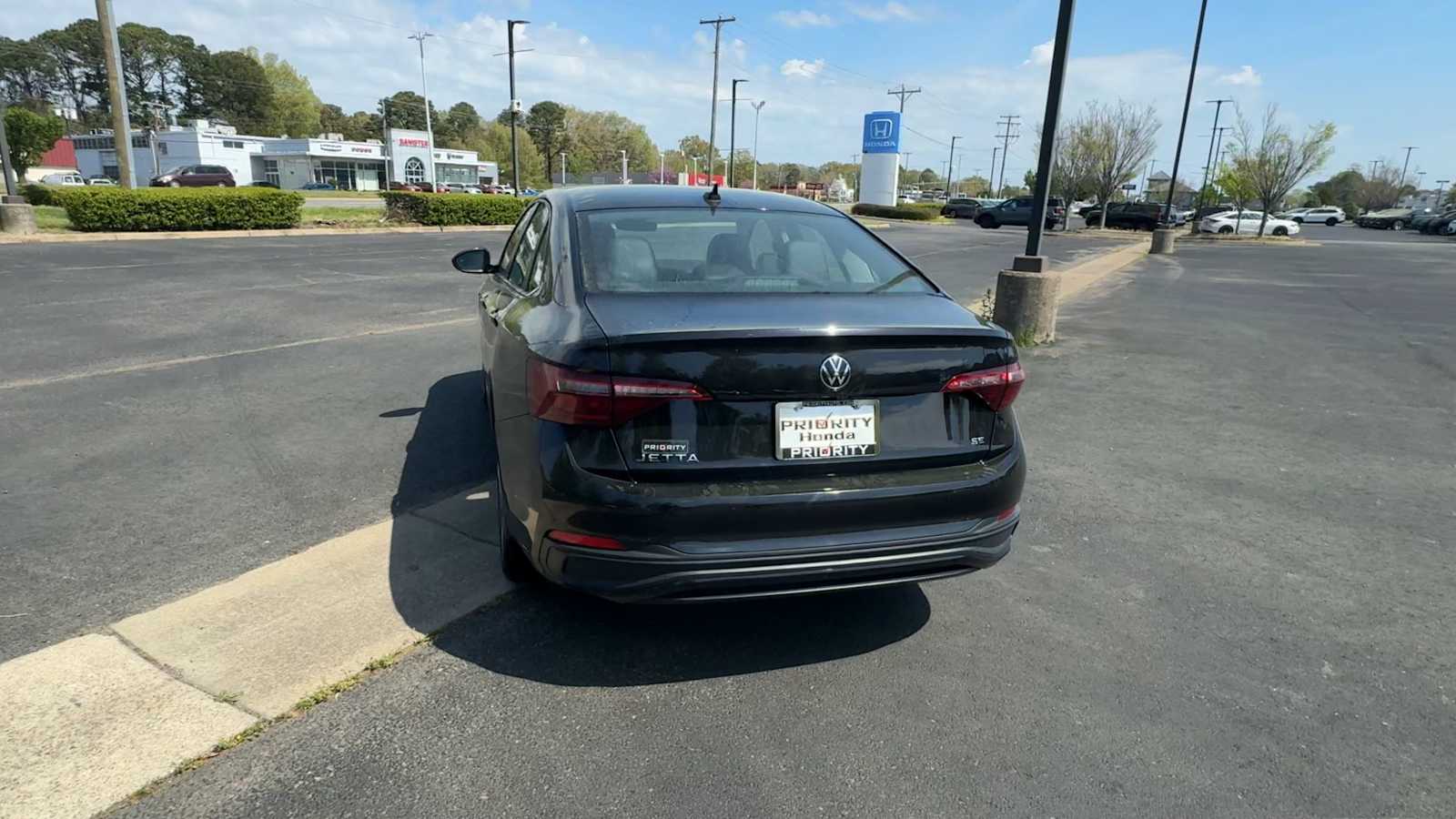 Thumbnail: 2024 Volkswagen Jetta - 7