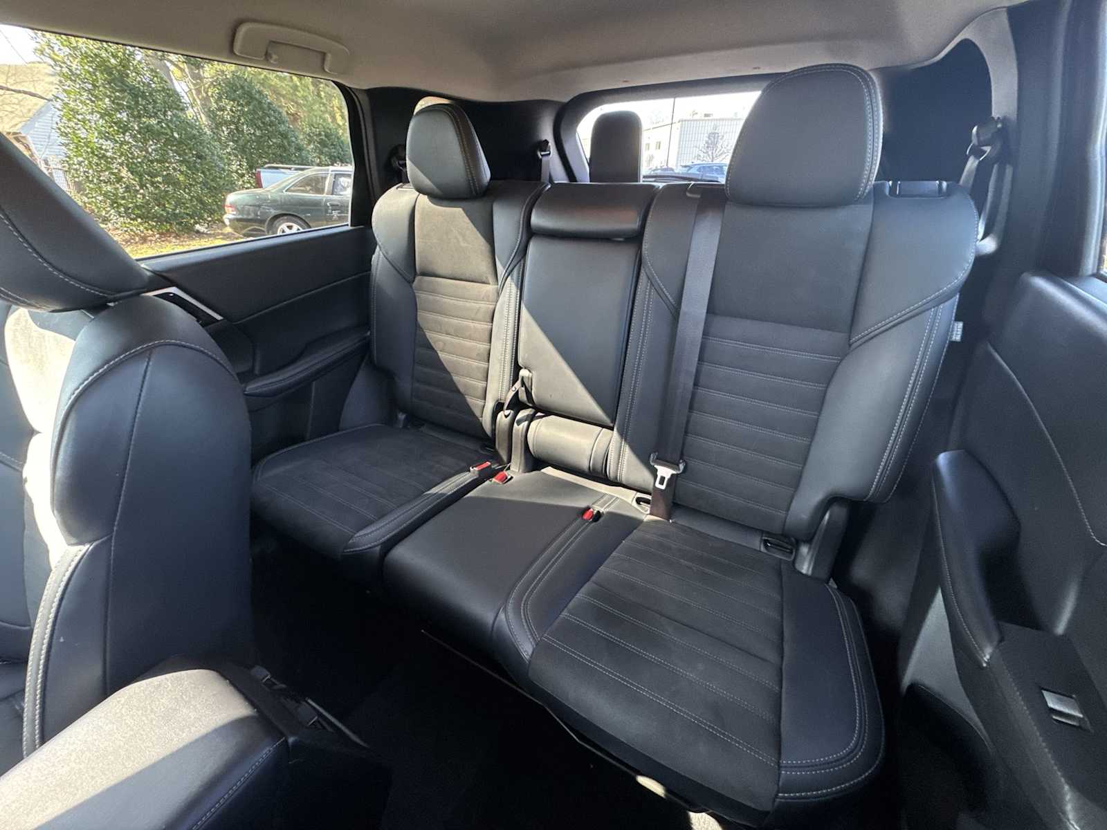 Thumbnail: 2024 Mitsubishi Outlander - 24