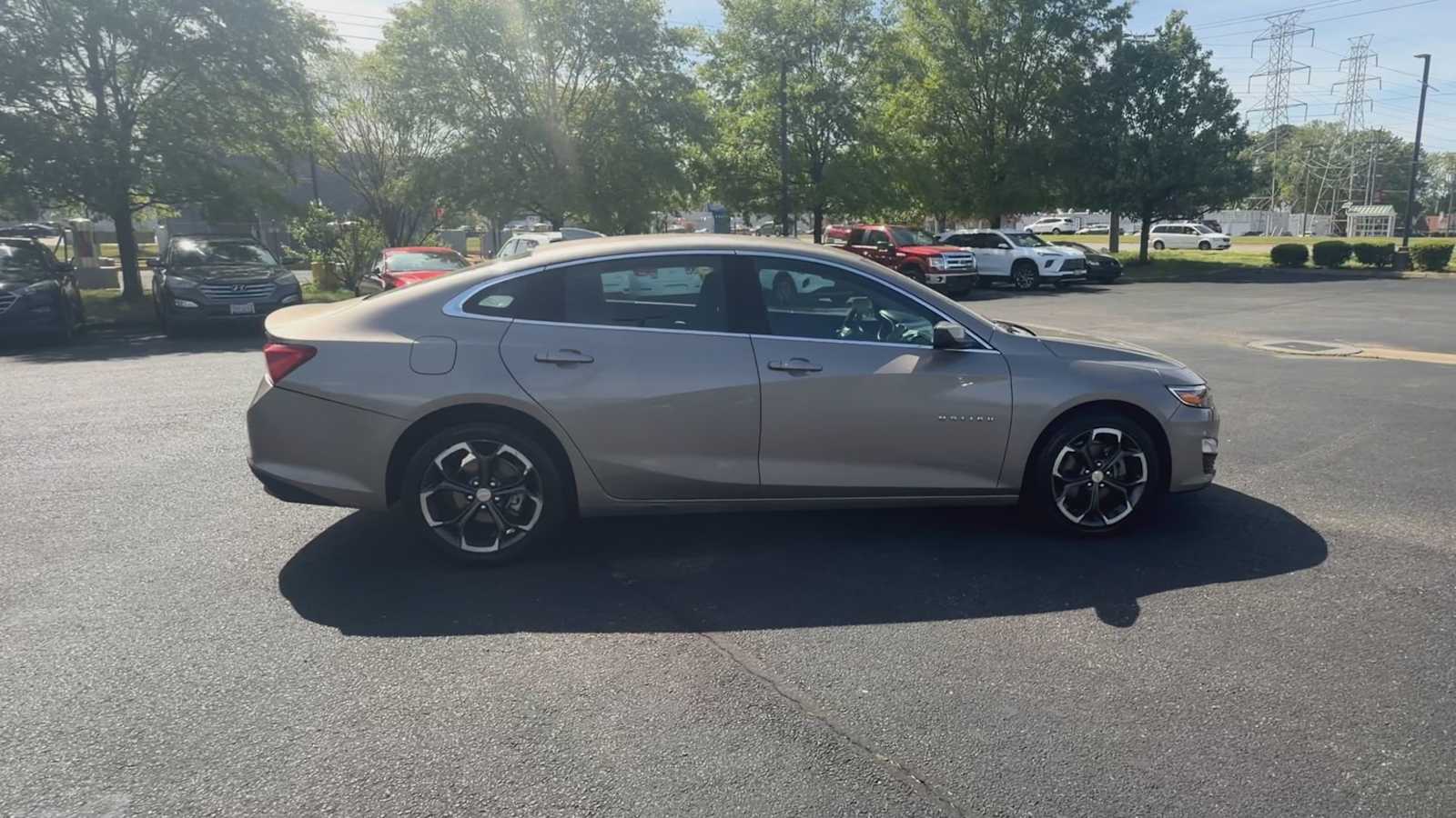 Thumbnail: 2023 Chevrolet Malibu - 9