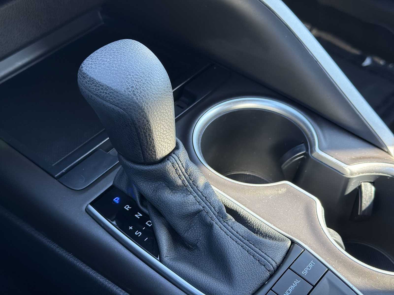 Thumbnail: 2022 Toyota Camry - 21