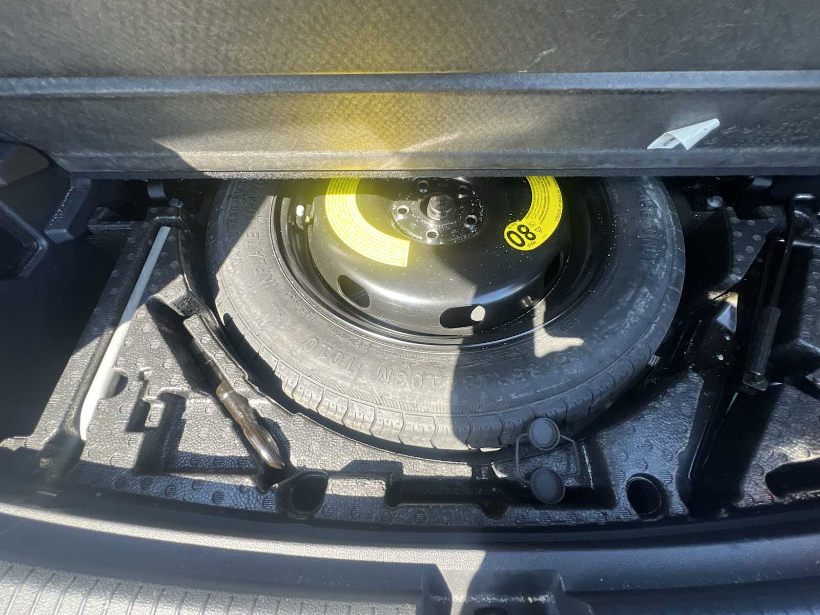 Thumbnail: 2022 Volkswagen Tiguan - 21