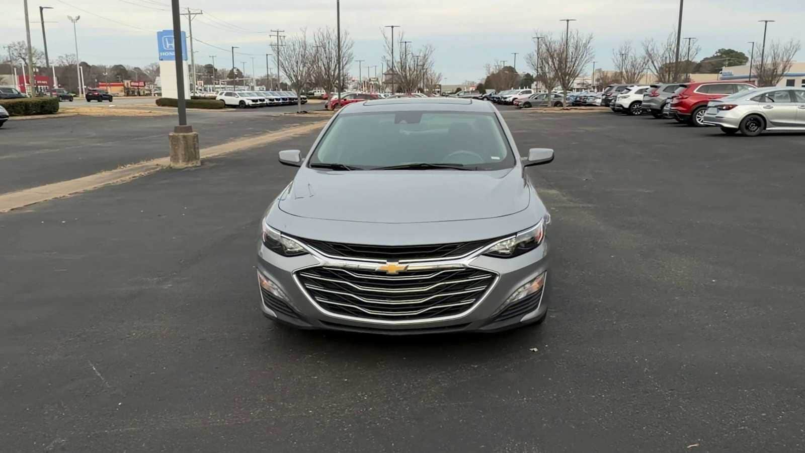 Thumbnail: 2024 Chevrolet Malibu - 3