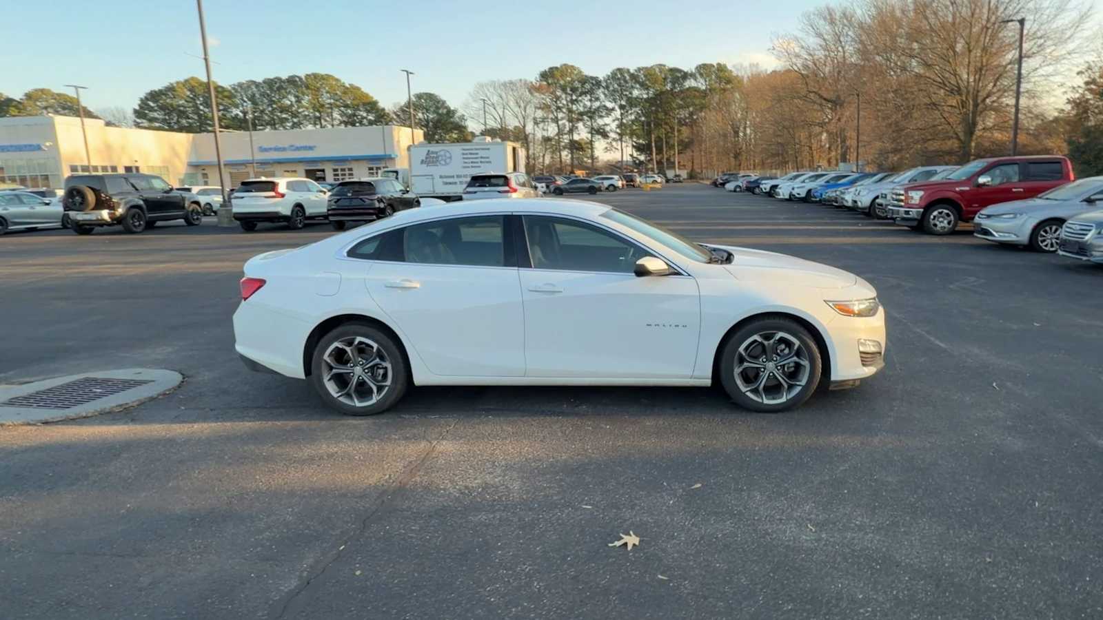 Thumbnail: 2024 Chevrolet Malibu - 9