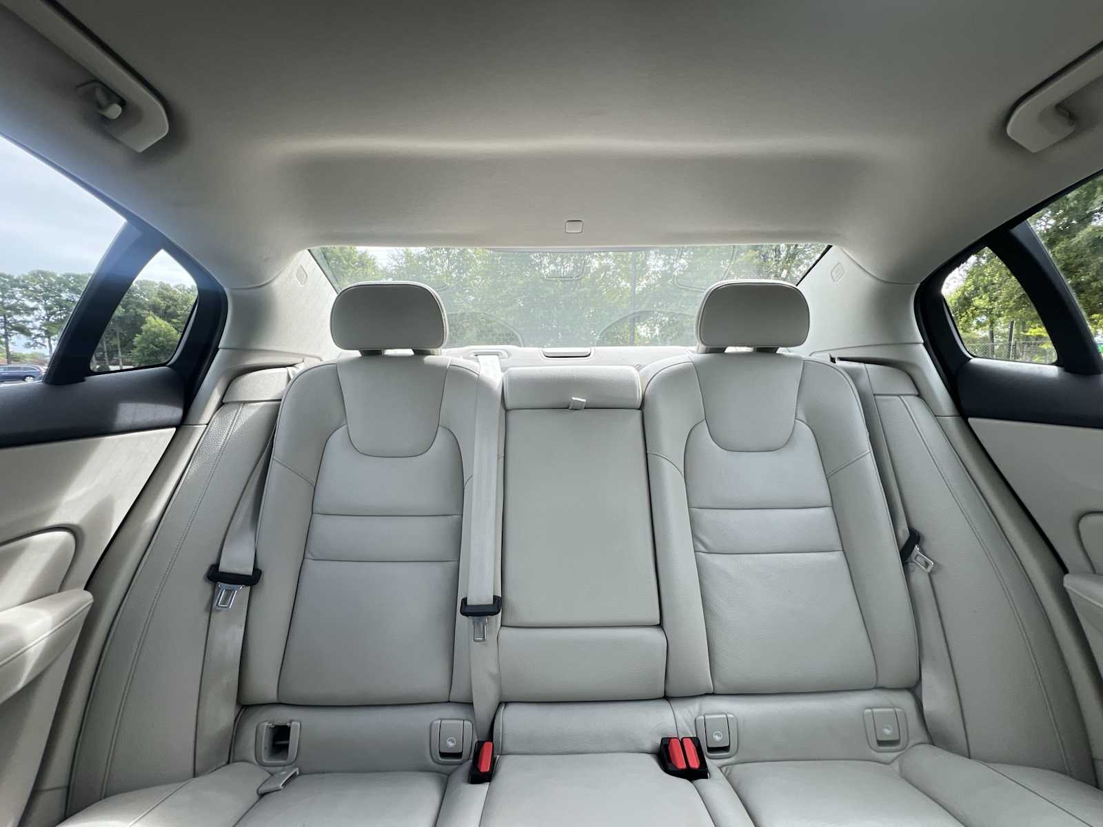 Thumbnail: 2024 Volvo S60 - 26