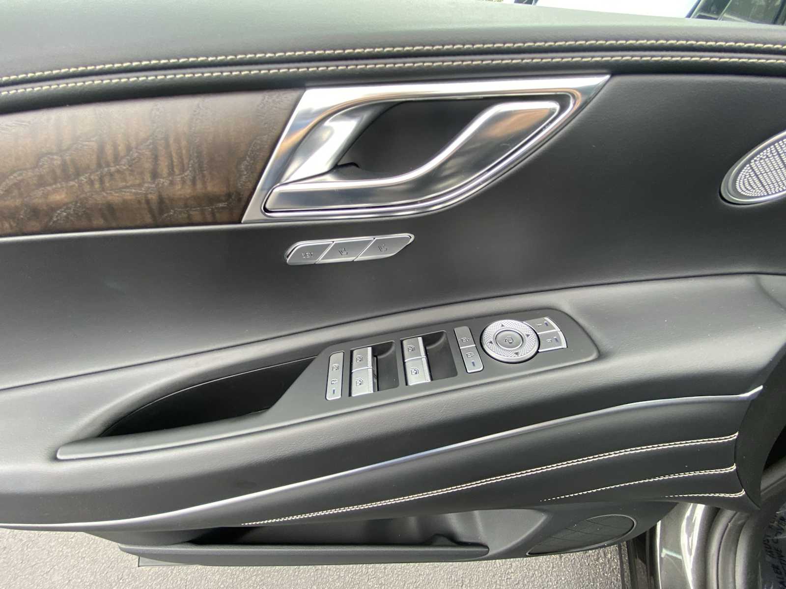 Thumbnail: 2024 Genesis GV80 - 15