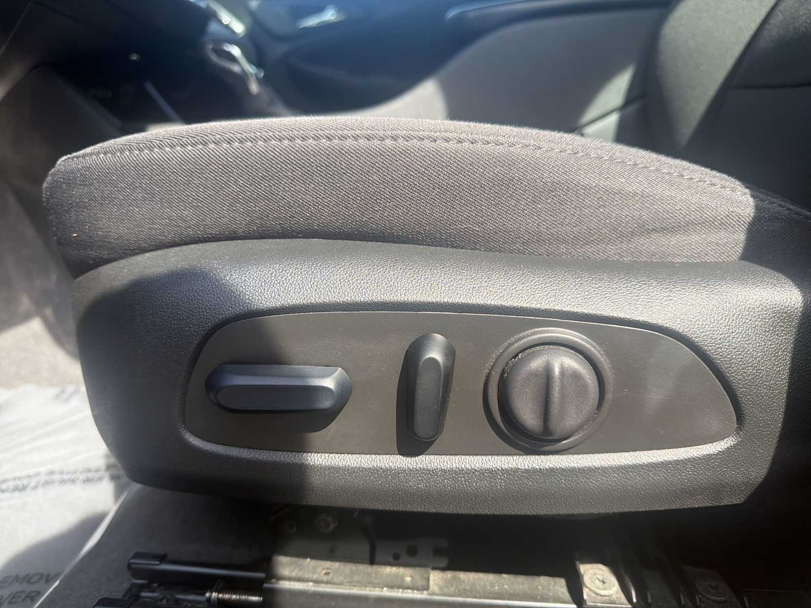 Thumbnail: 2023 Chevrolet Malibu - 14