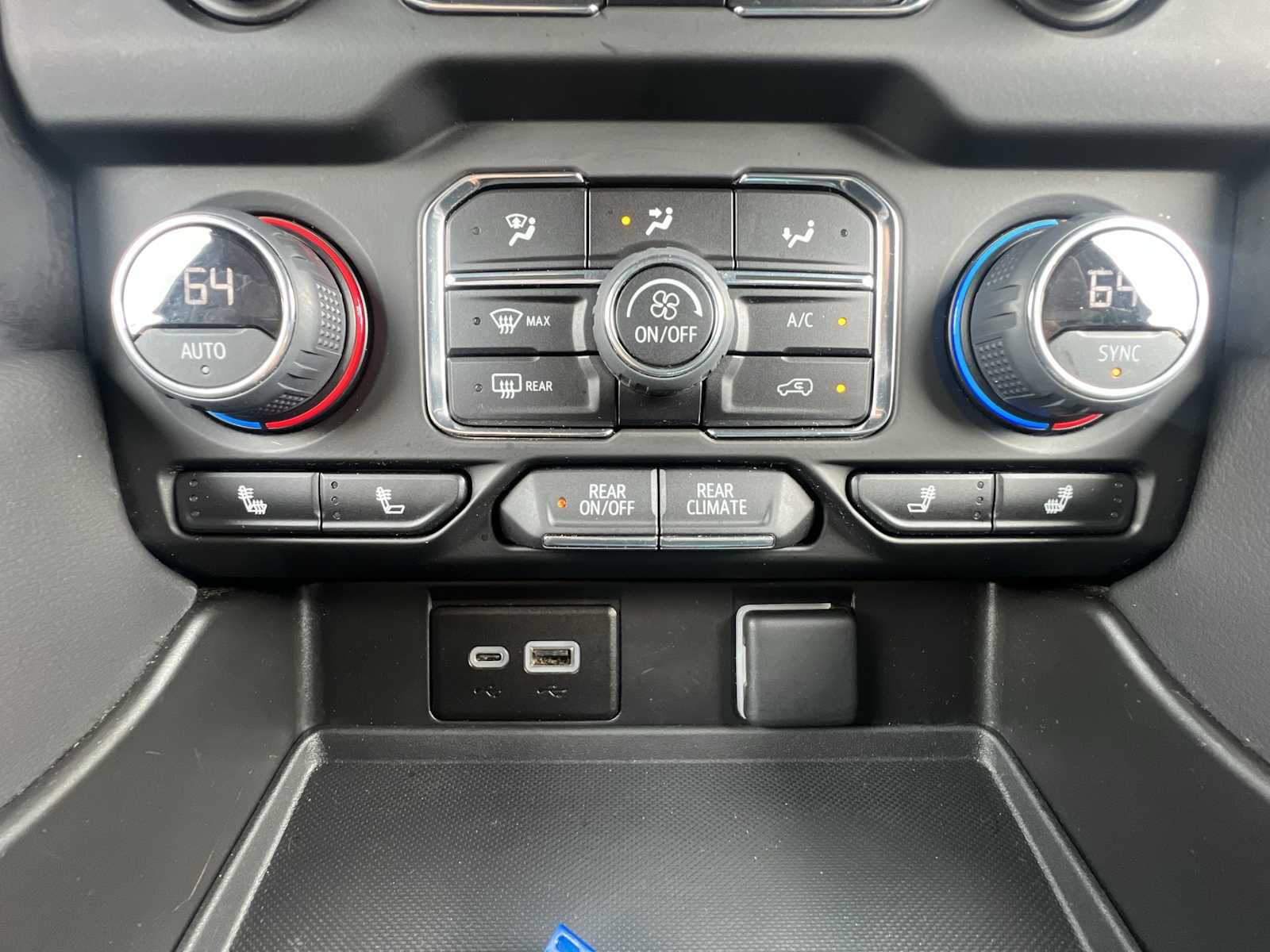 Thumbnail: 2024 Chevrolet Tahoe - 16