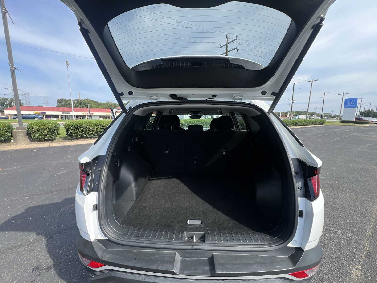 Thumbnail: 2024 Hyundai Tucson - 18