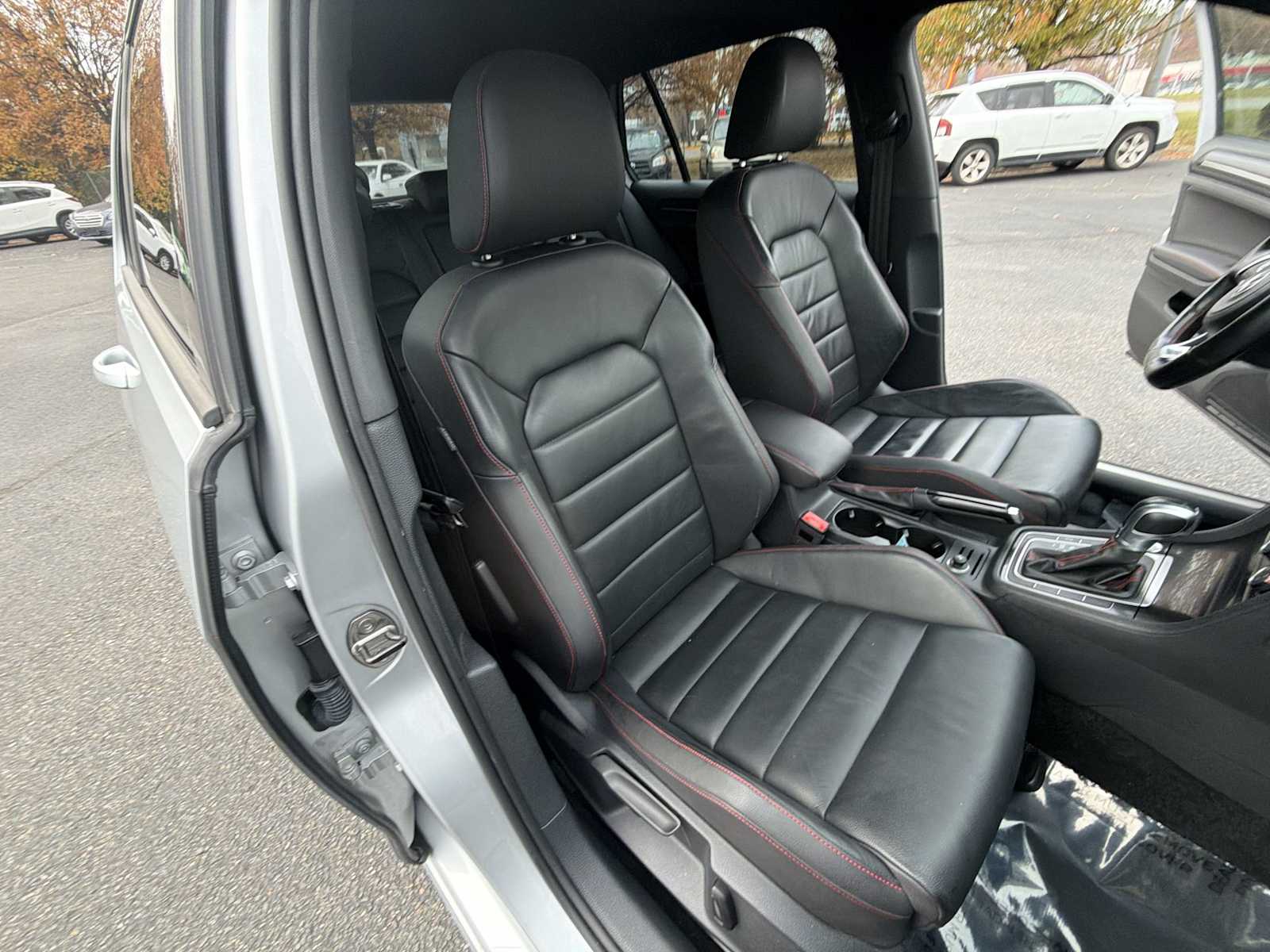 Thumbnail: 2015 Volkswagen Golf - 26