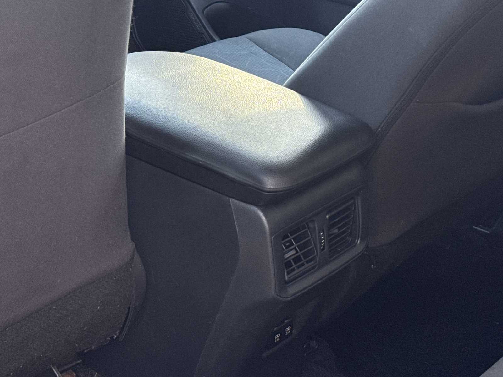 Thumbnail: 2019 Toyota RAV4 - 22