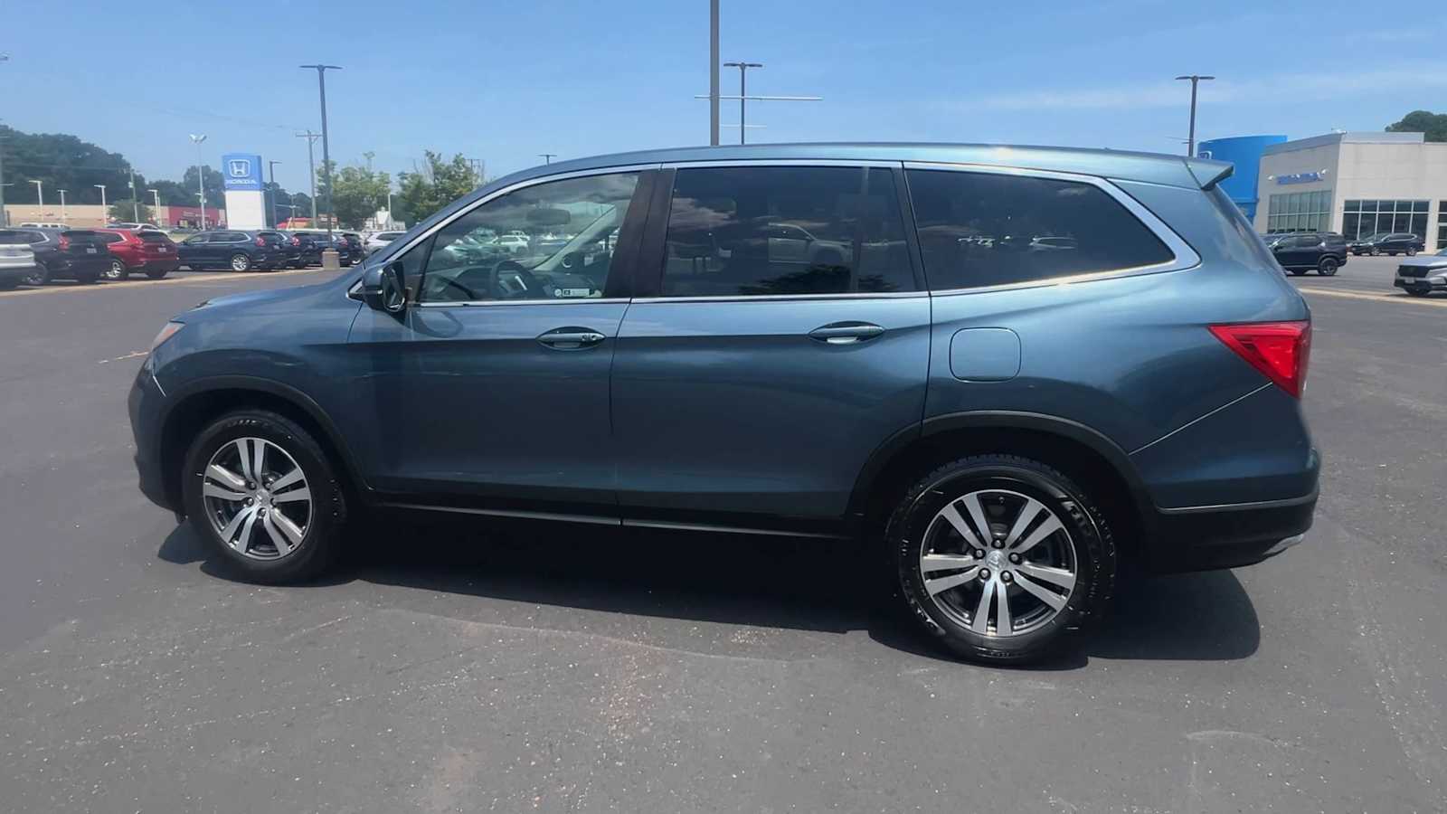 Thumbnail: 2018 Honda Pilot - 6