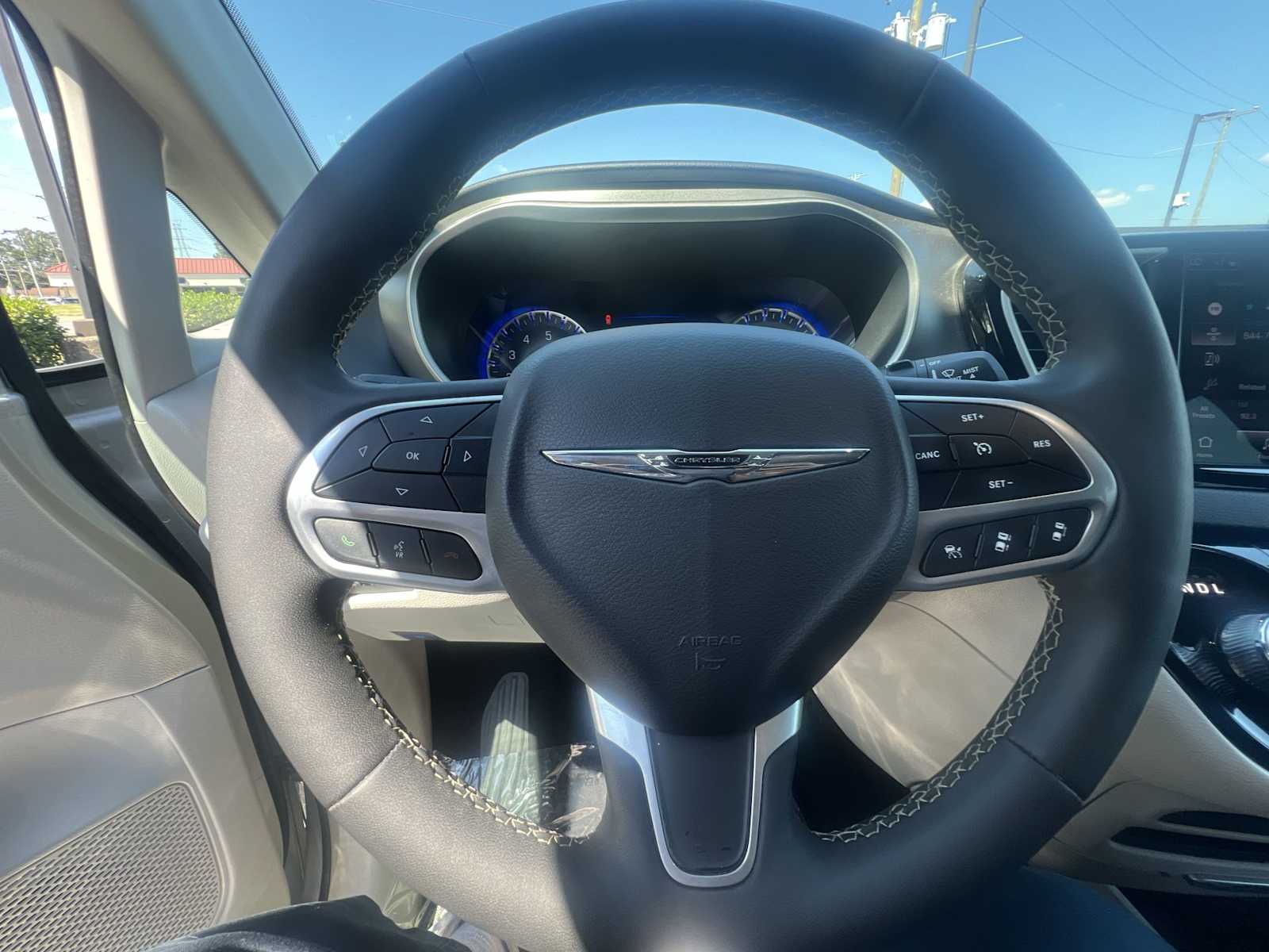 Thumbnail: 2024 Chrysler Pacifica - 11