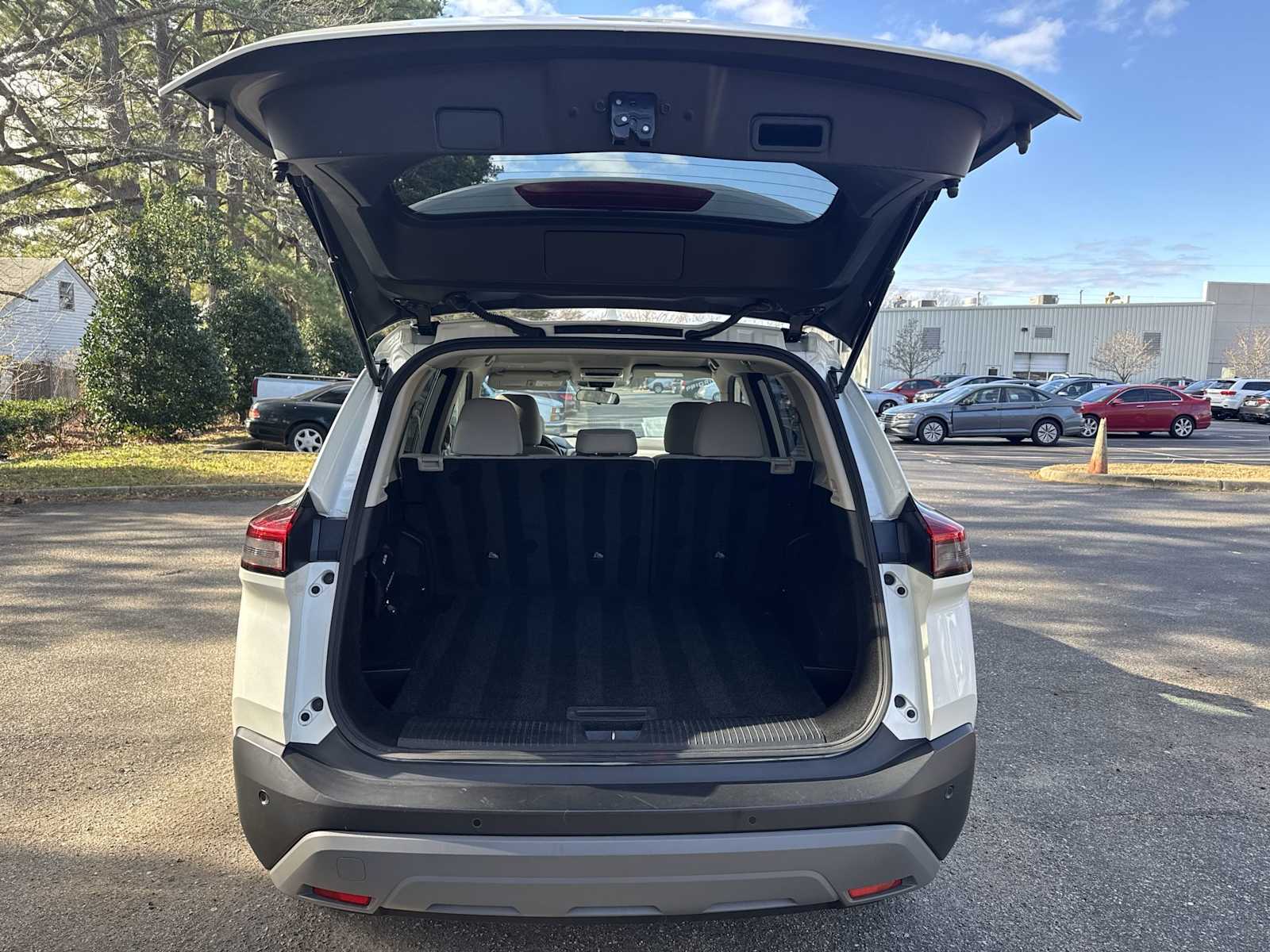 Thumbnail: 2023 Nissan Rogue - 18