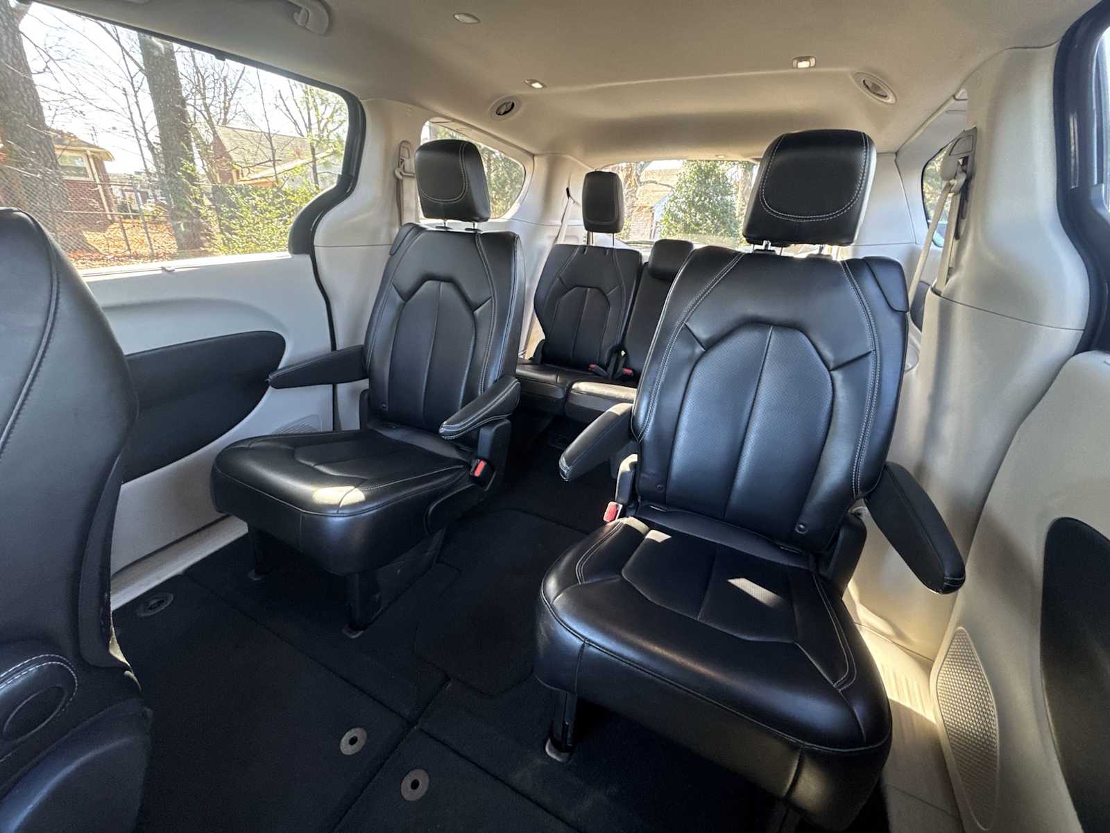 Thumbnail: 2023 Chrysler Pacifica - 23