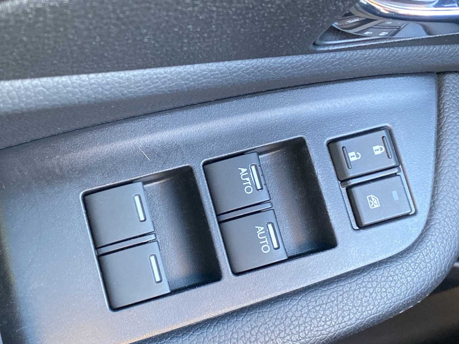 Thumbnail: 2017 Honda Ridgeline - 16