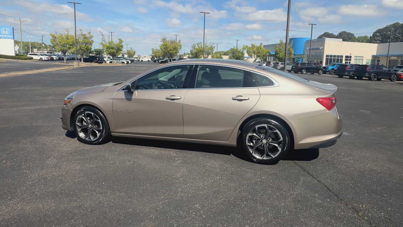 Thumbnail: 2023 Chevrolet Malibu - 6