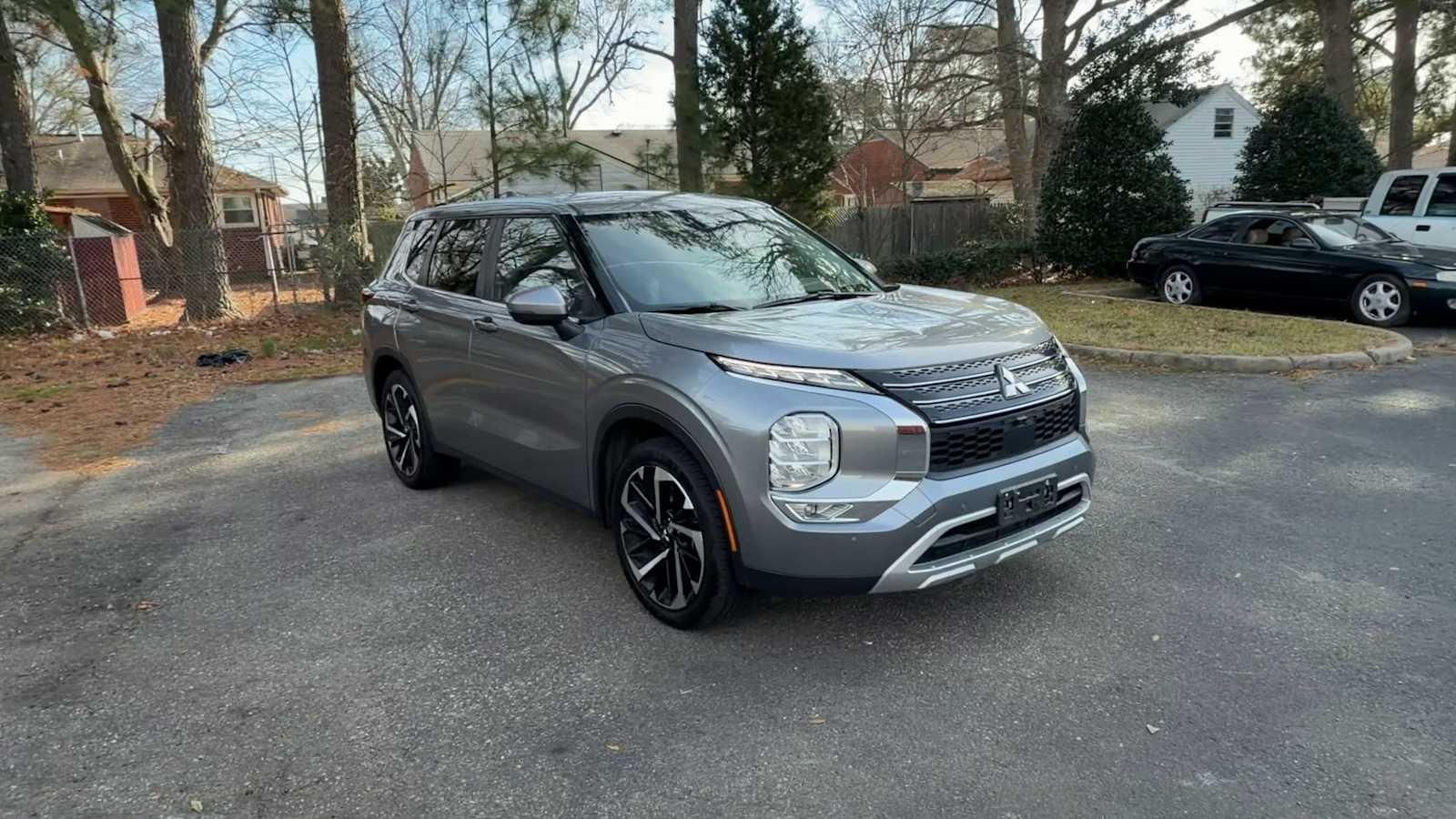 Thumbnail: 2024 Mitsubishi Outlander - 2