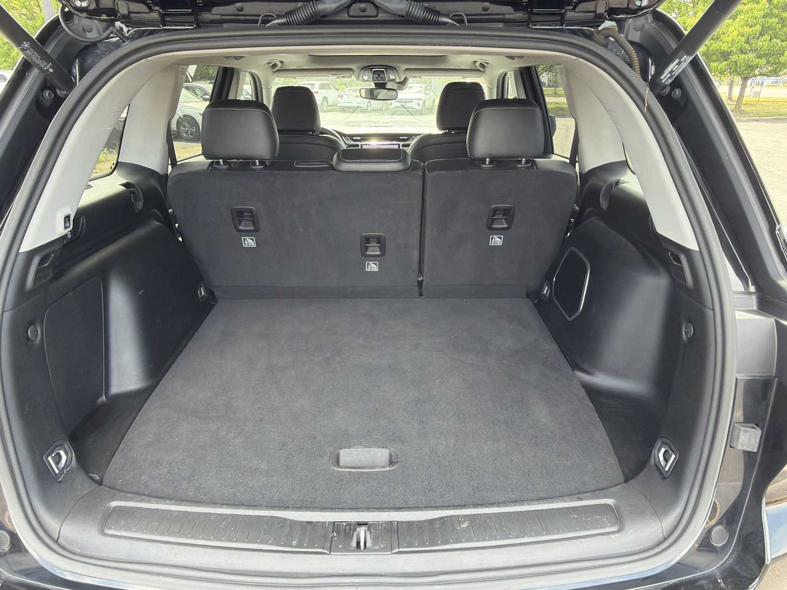 Thumbnail: 2024 Jeep Grand Cherokee - 21