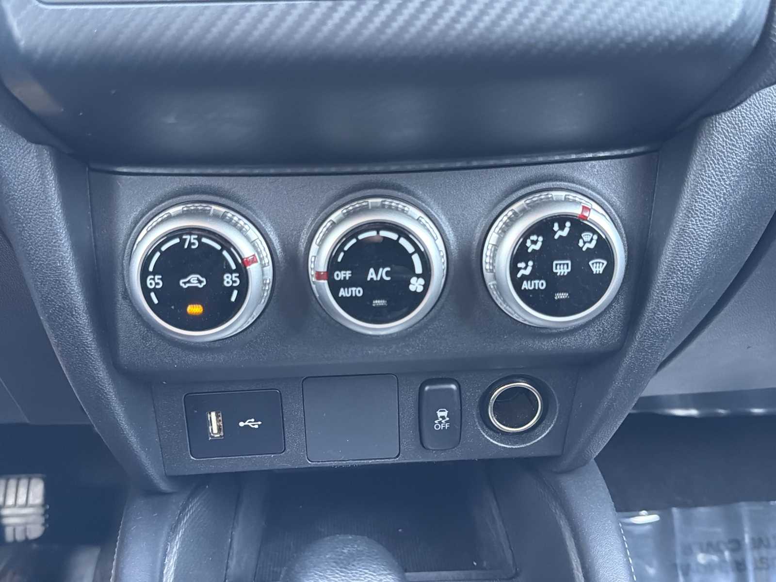 Thumbnail: 2024 Mitsubishi Outlander Sport - 16