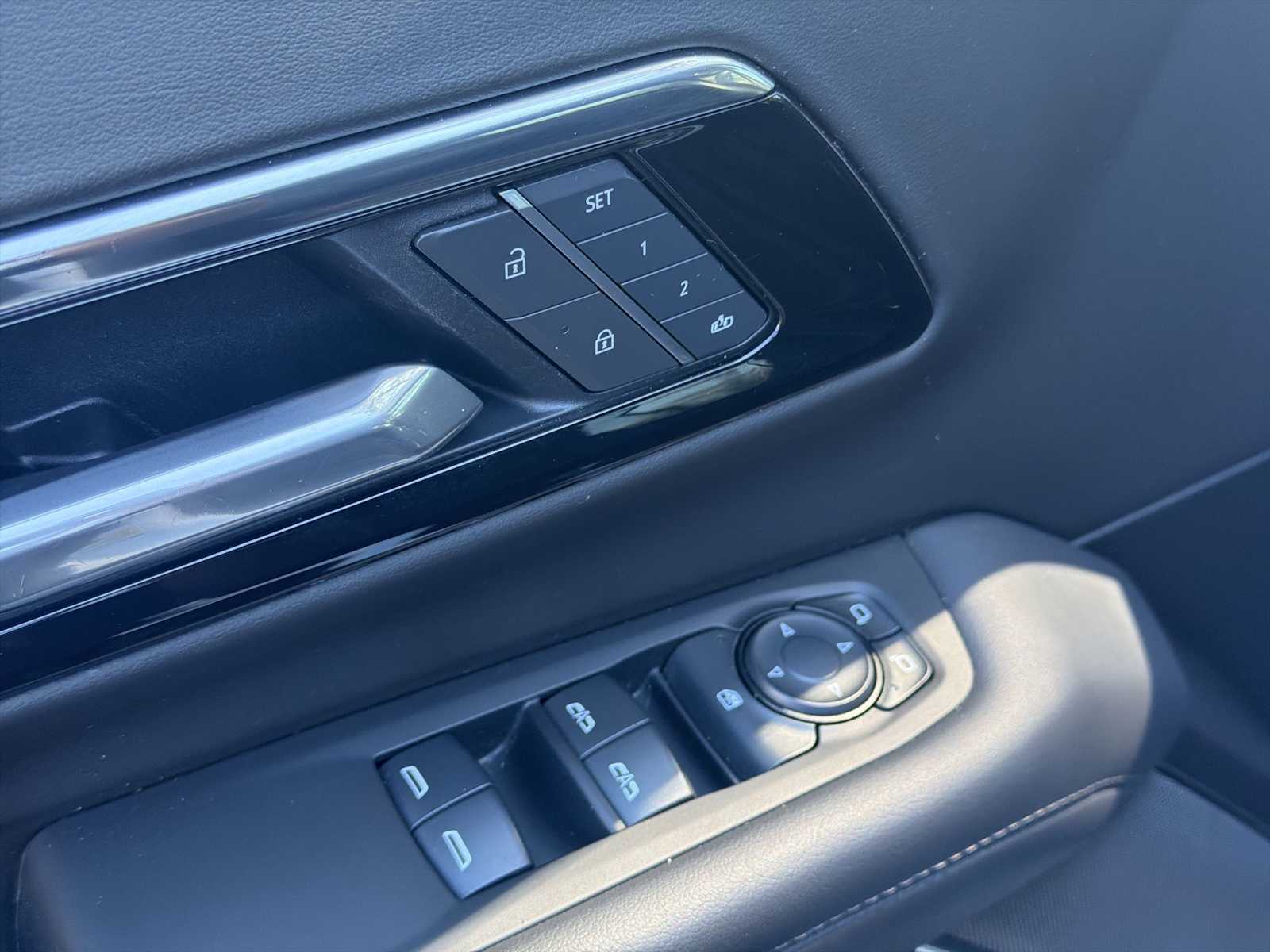 Thumbnail: 2025 Chevrolet Tahoe - 15