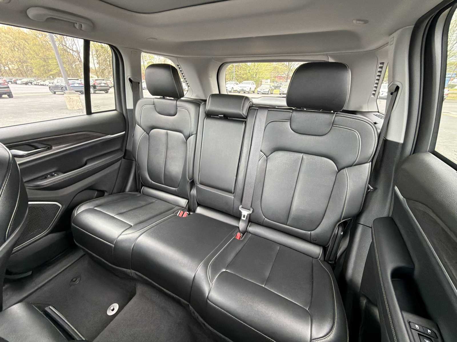 Thumbnail: 2024 Jeep Grand Cherokee - 25