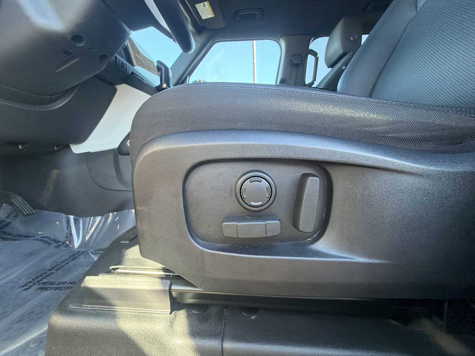 Thumbnail: 2025 Land Rover Defender - 14