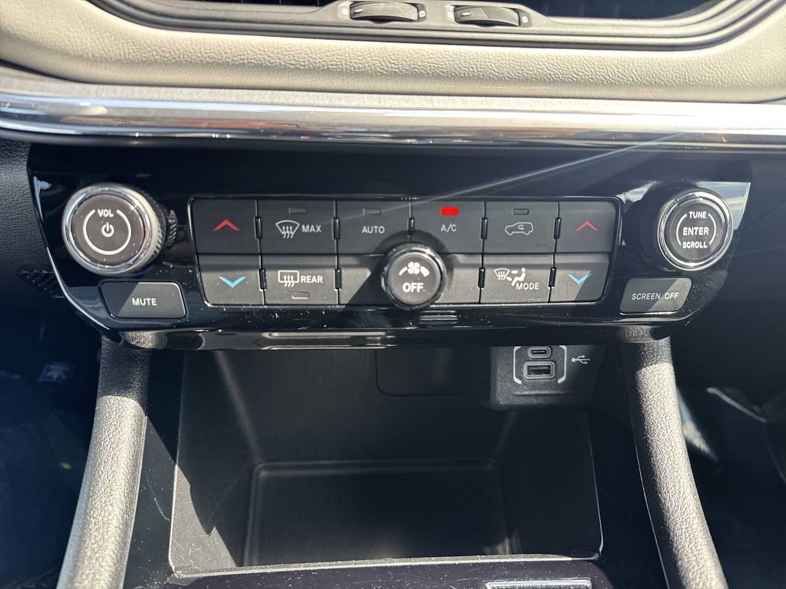 Thumbnail: 2024 Jeep Compass - 16