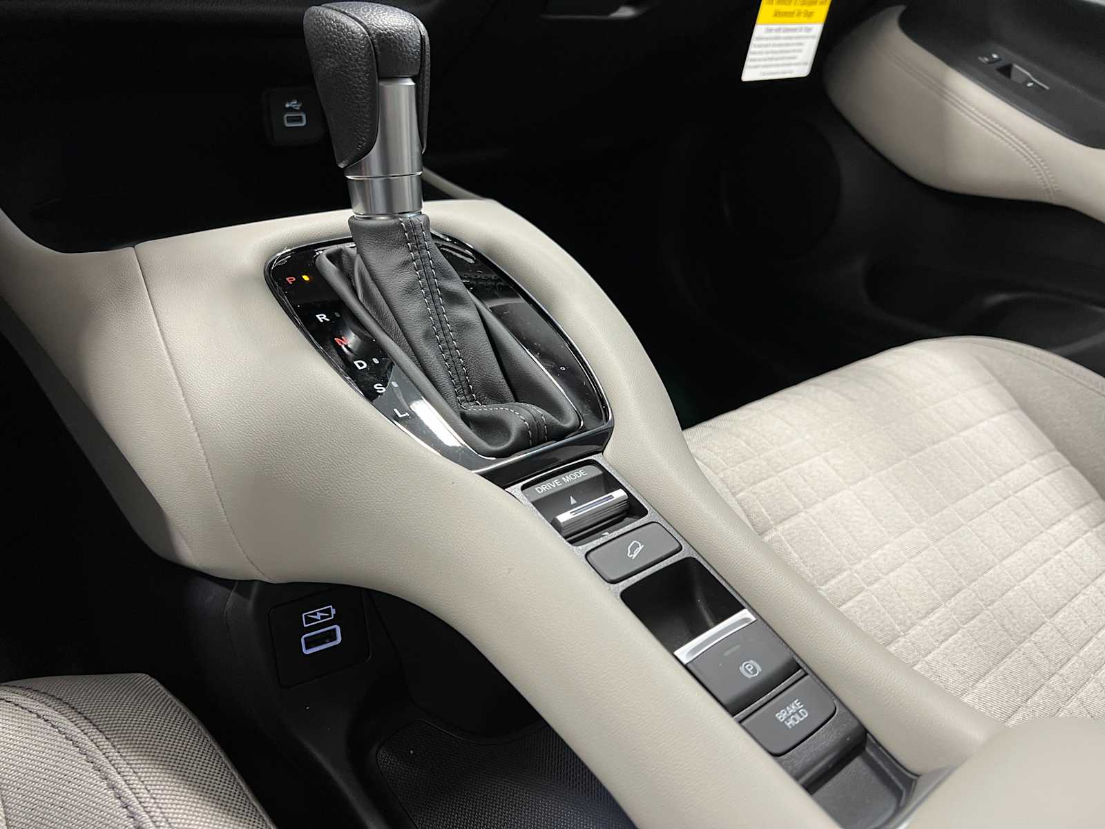 2025 Honda HR-V LX 18
