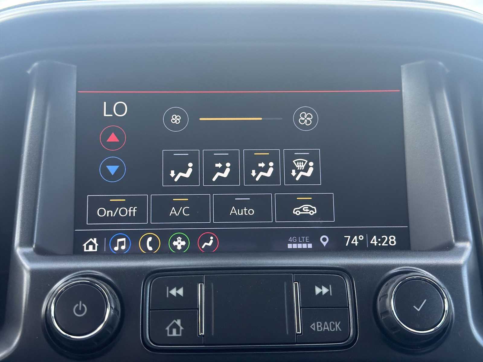 Thumbnail: 2022 Chevrolet Colorado - 16