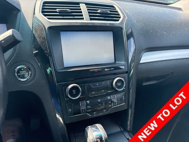 Thumbnail: 2016 Ford Explorer - 3