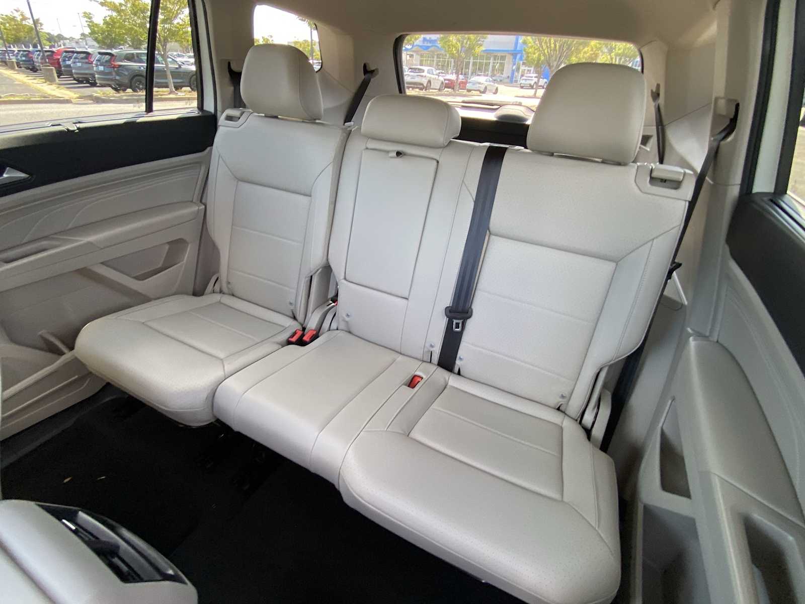 Thumbnail: 2022 Volkswagen Atlas - 23