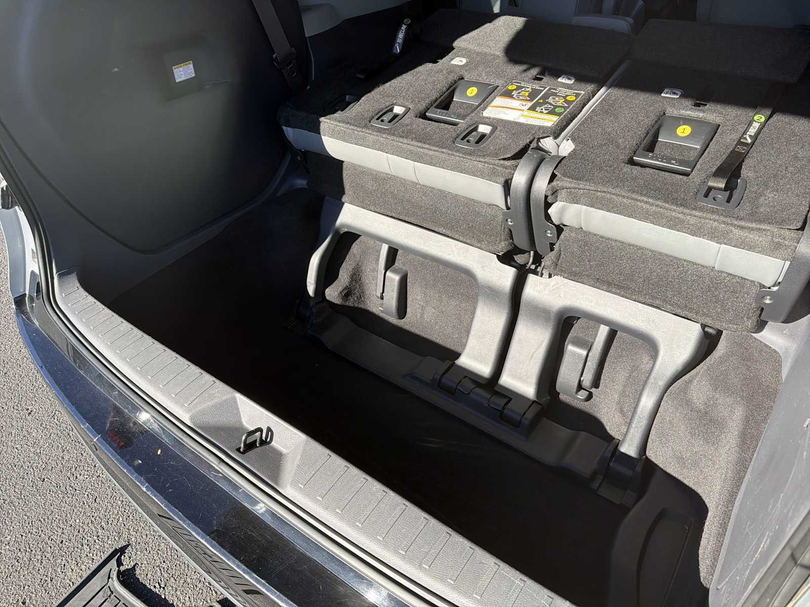 Thumbnail: 2021 Toyota Sienna - 21