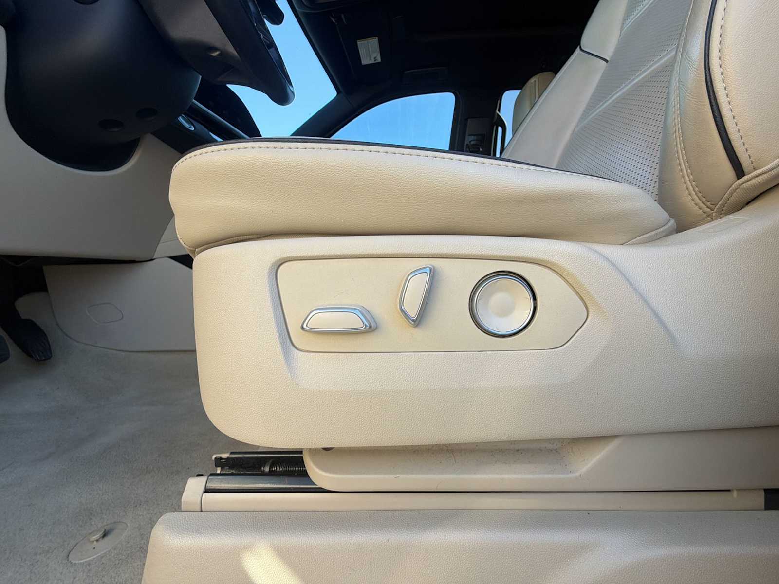 Thumbnail: 2024 Cadillac Escalade - 14