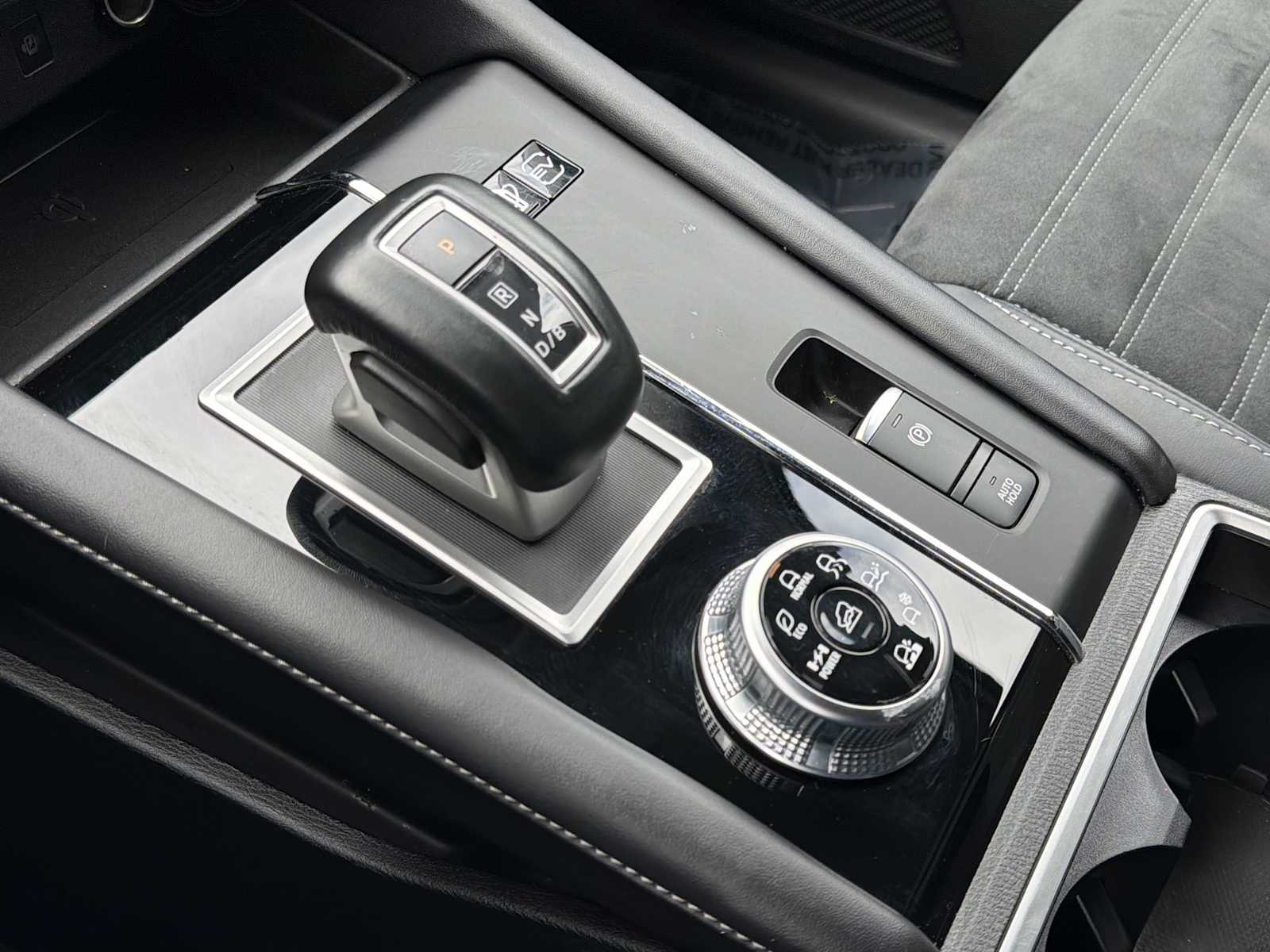 Thumbnail: 2024 Mitsubishi Outlander - 21