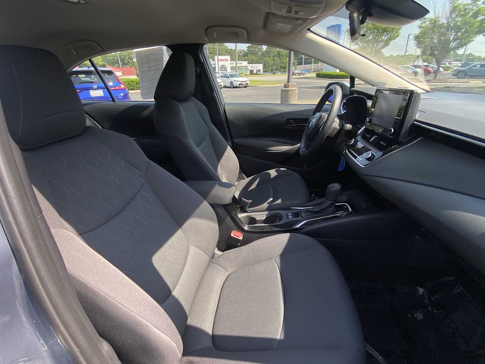 2022 Toyota Corolla LE 24