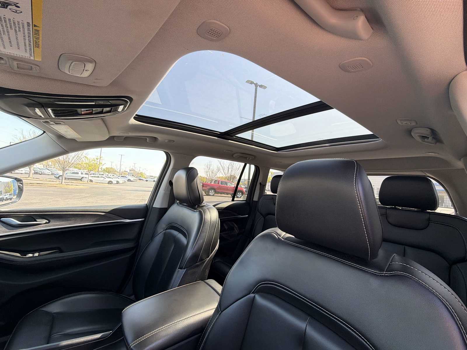 Thumbnail: 2024 Jeep Grand Cherokee - 16