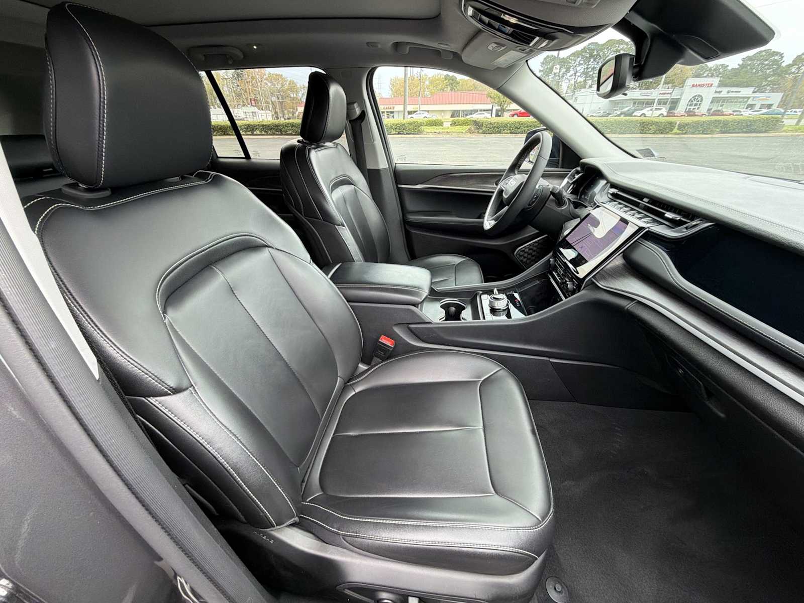 Thumbnail: 2024 Jeep Grand Cherokee - 26