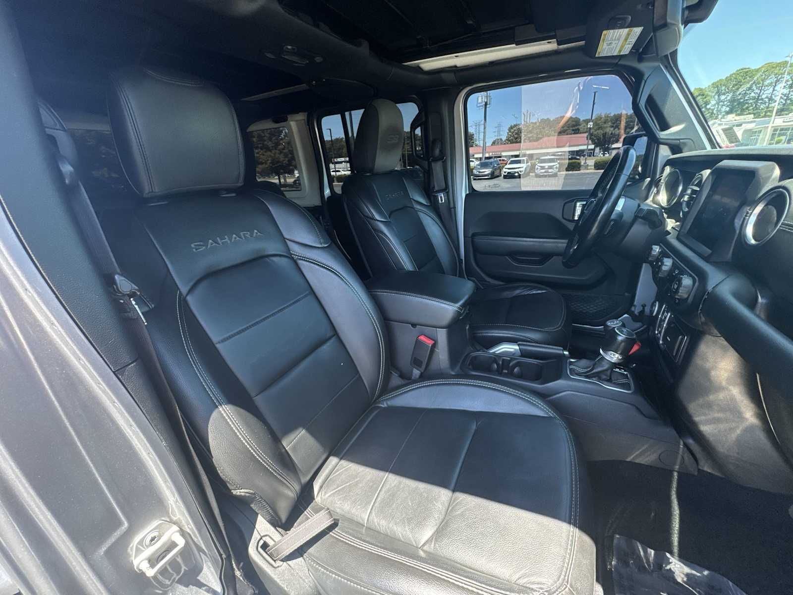Thumbnail: 2020 Jeep Wrangler - 25