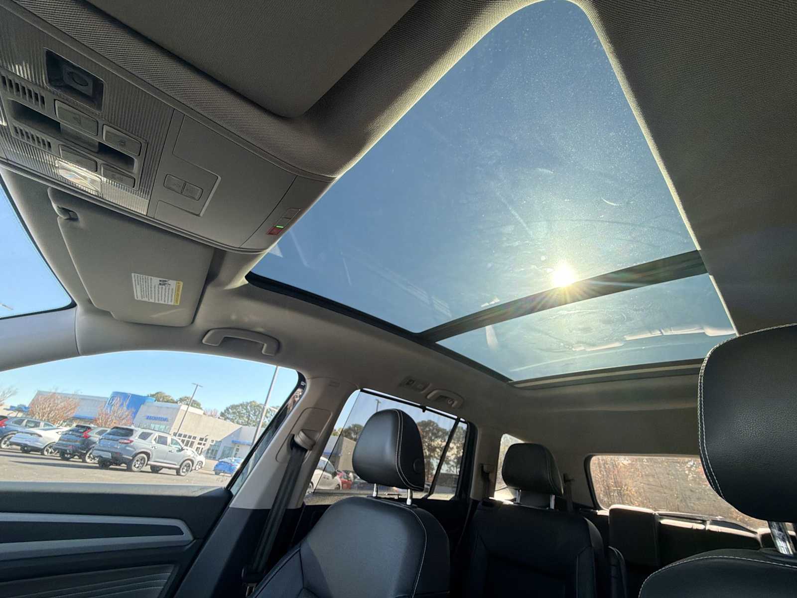 Thumbnail: 2021 Volkswagen Atlas - 16