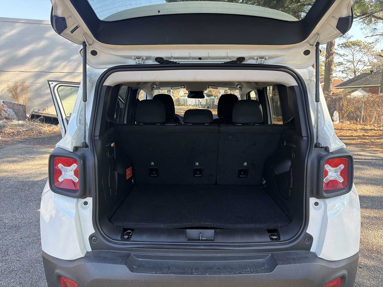 Thumbnail: 2023 Jeep Renegade - 20