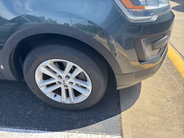 Thumbnail: 2016 Ford Explorer - 12