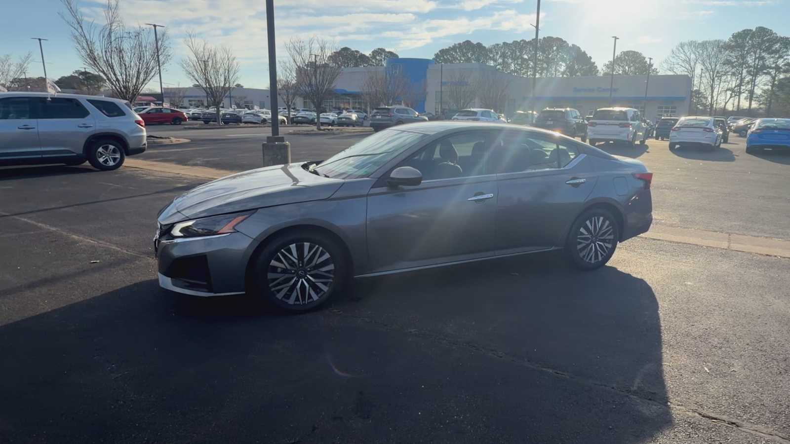 Thumbnail: 2023 Nissan Altima - 4