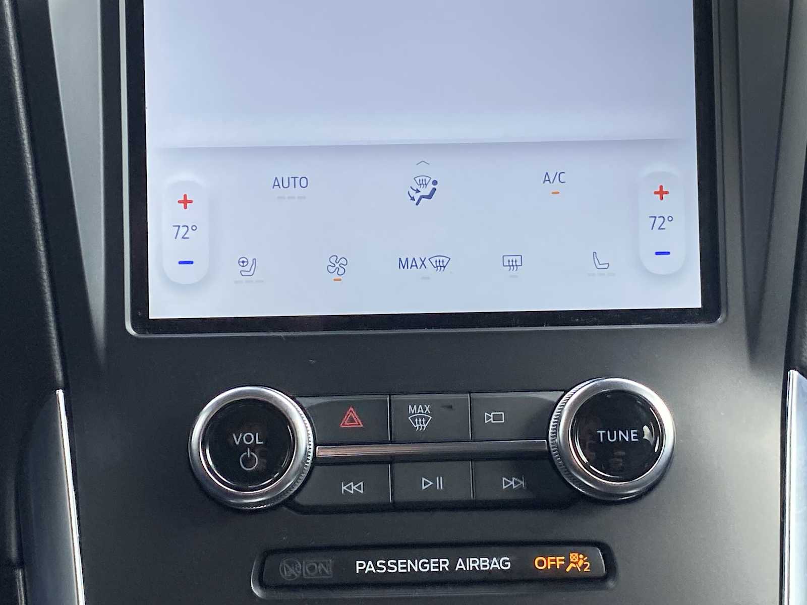 Thumbnail: 2024 Ford Edge - 16