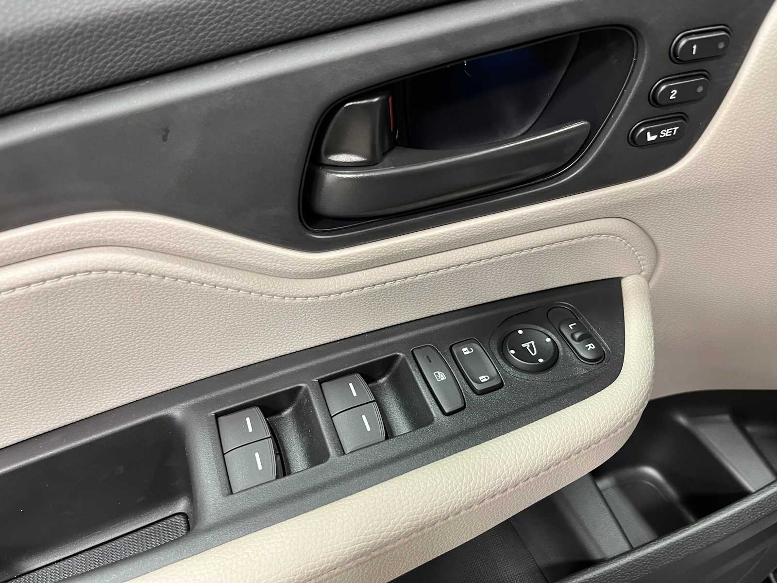 Thumbnail: 2026 Honda Odyssey - 11